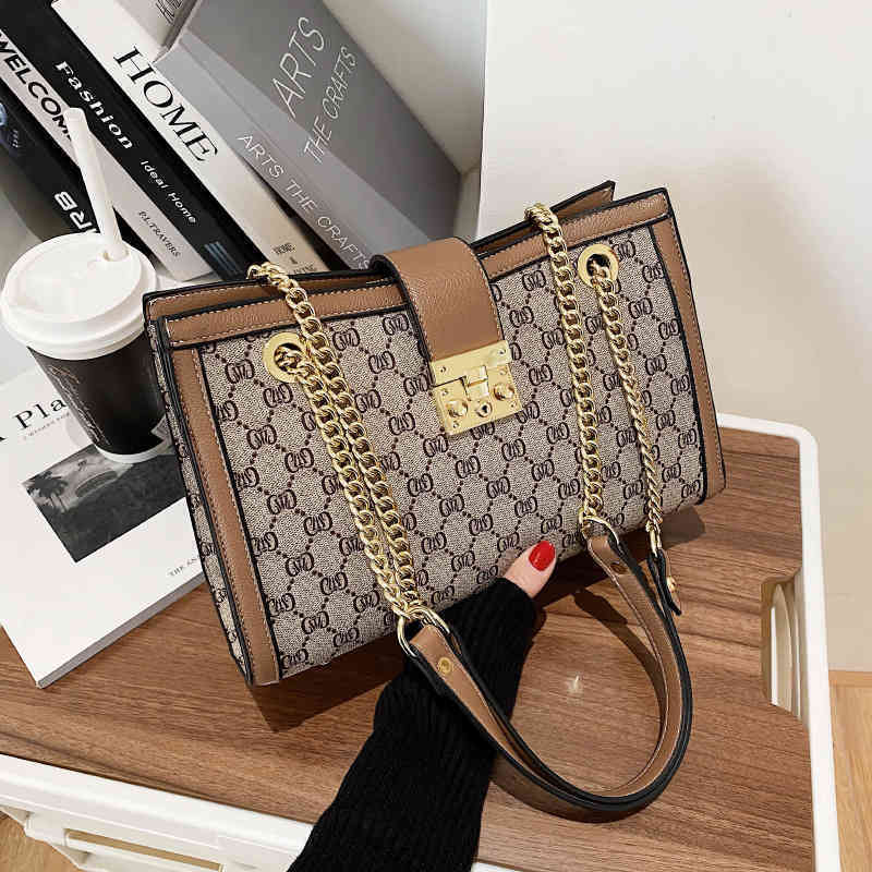 2022 Factory Outlet women New Single Shoulder Messenger women's large capacity Tote Bag letter net red small square bag Korean version LKLC
