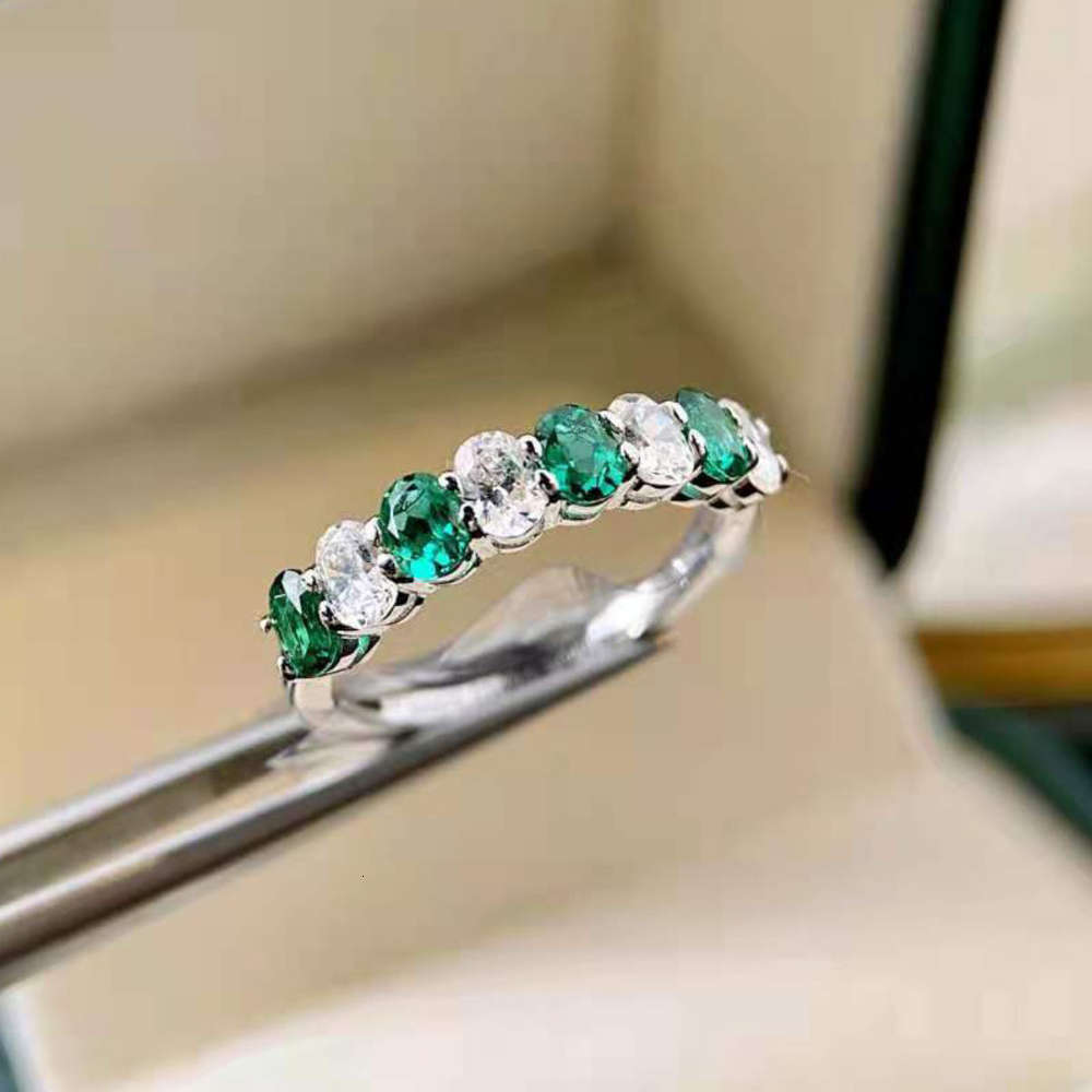 

HBP Cultivate grandmother green diamond ring female egg shaped row pure silver light luxury index finger classic