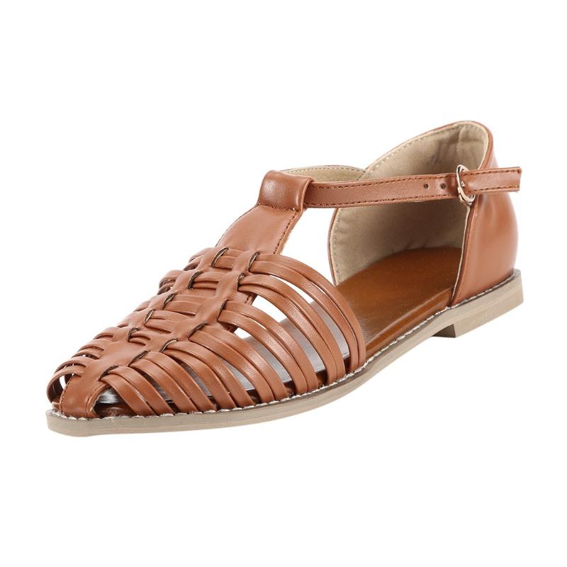 casual closed toe sandals