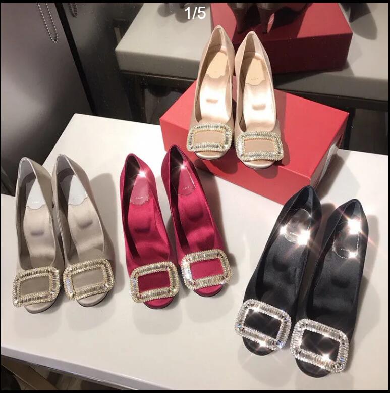 

High heels women's autumn new thin are sexy enough. Single shoes are versatile. It's just the same as Wang shoes, Black