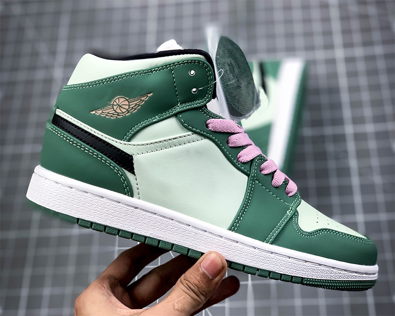 

High quality men's basketball shoes and women's Mid white green color outdoor recreational sports