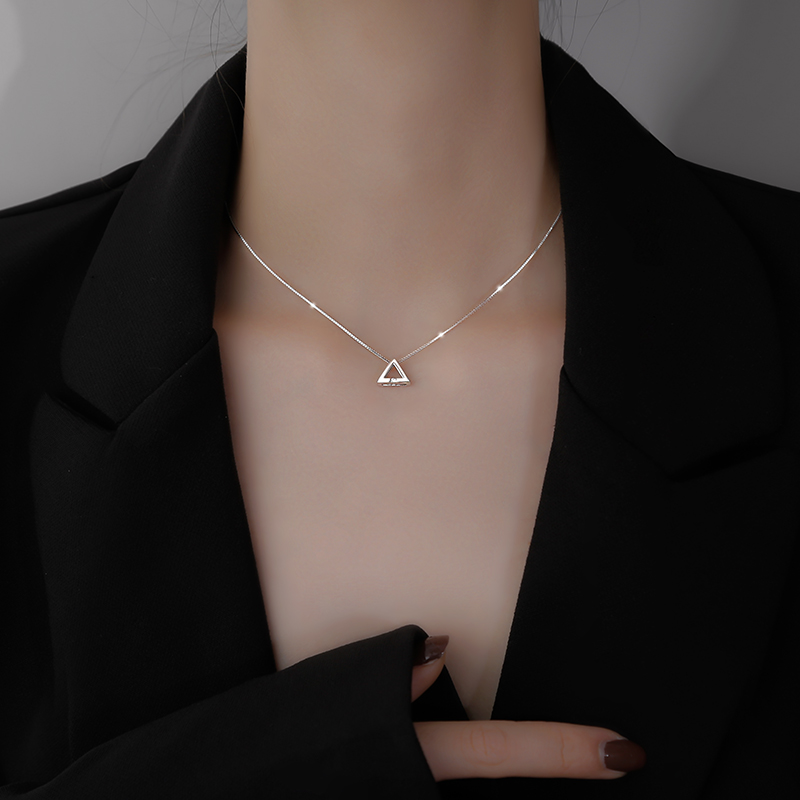 Geometry triangles chain necklace necklace female small wind the design feeling clavicle woman contracted temperament-image-708898247