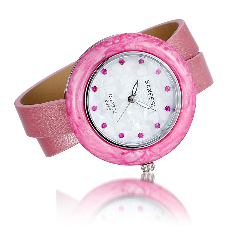 

Wristwatches Arrival Fashion Quartz Watches Women Long Leather Band Watch Alloy Resin Case, White