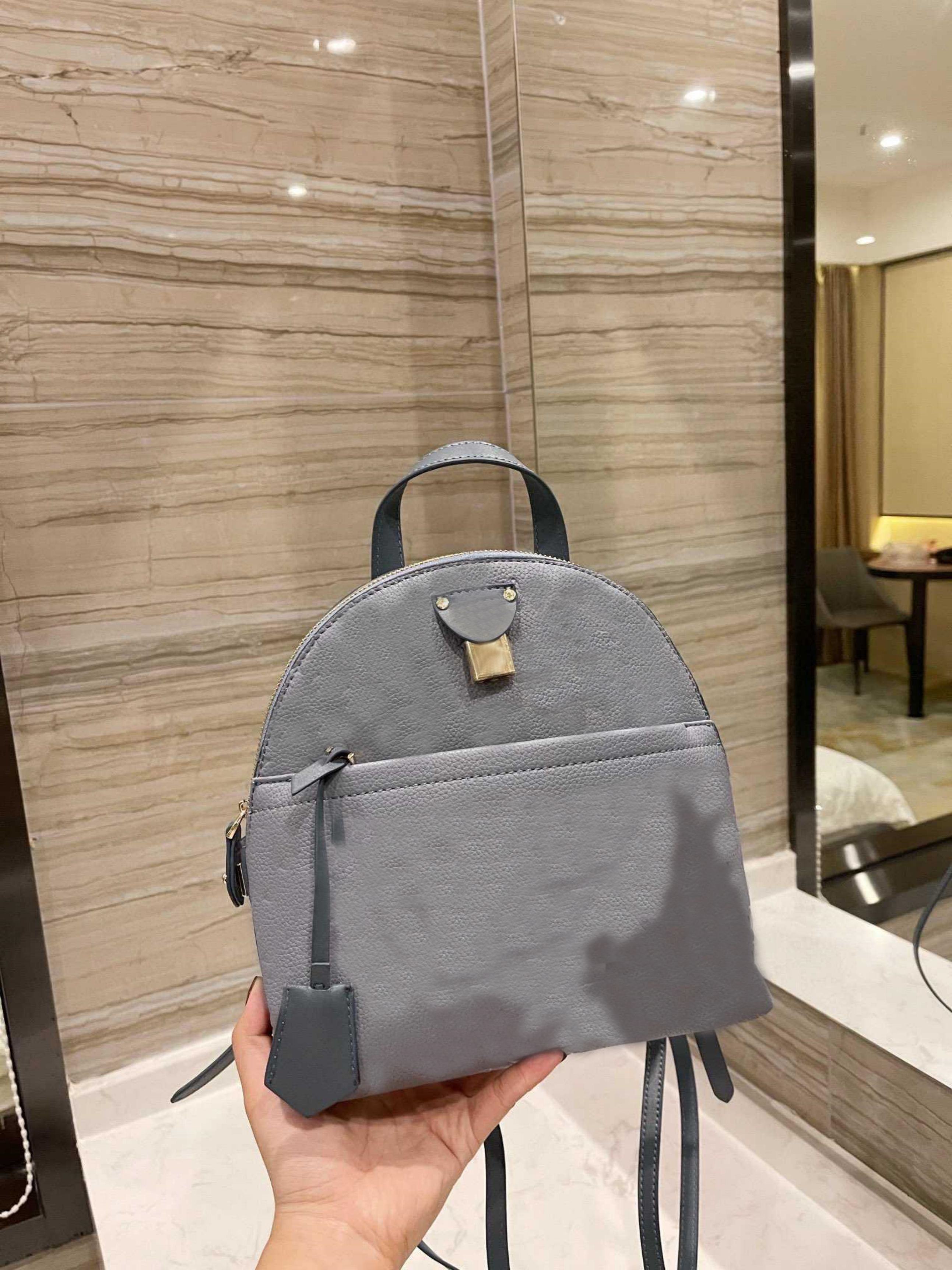 

2021 Designer Bags Casual Backpack designers handbags subtitle handbag crossbody bag Womens luxurys fashion, 23cm