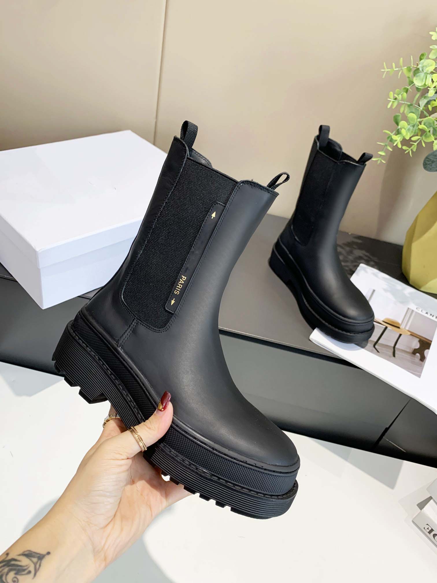 

2021 Women Designer TRIAL ANKLE BOOT lady Fashion Martin Boots outdoor Winter Leather Flat Boots With box Size Eur 35-41