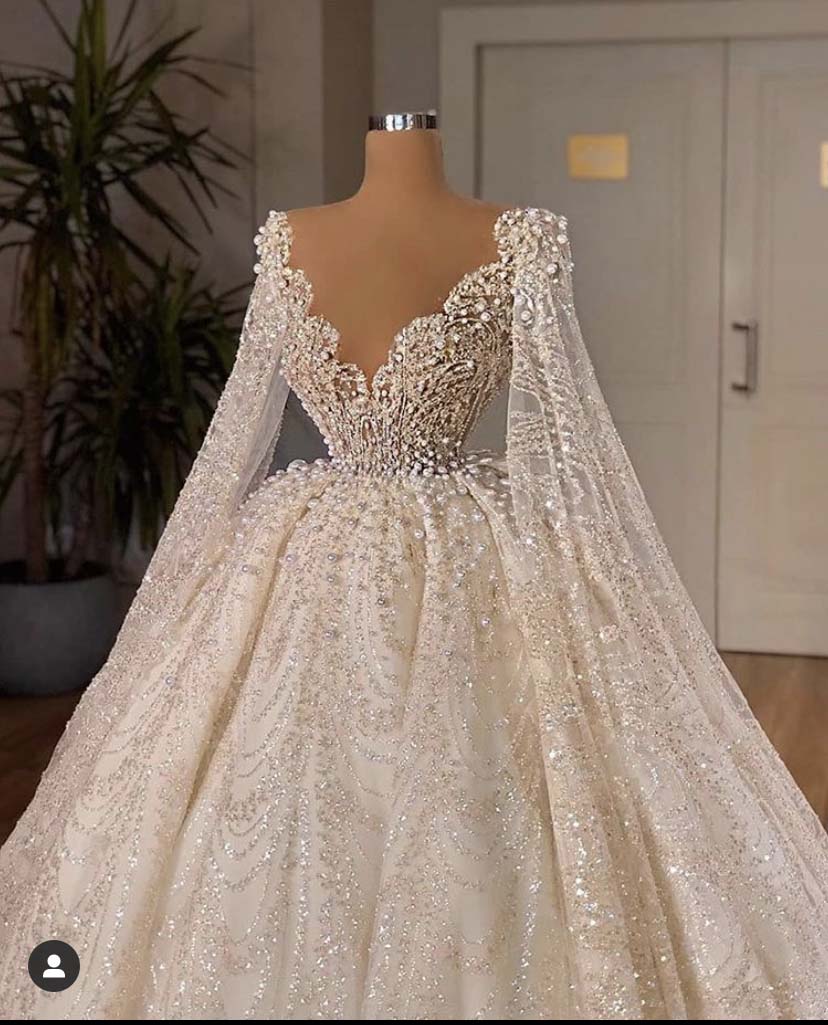 

Luxury Ball Gown Pearls Wedding Dresses Lace Appliqued Beaded Sheer V Neck Dubai Arabia Bridal Gowns Vestidos De Novias, Royal blue