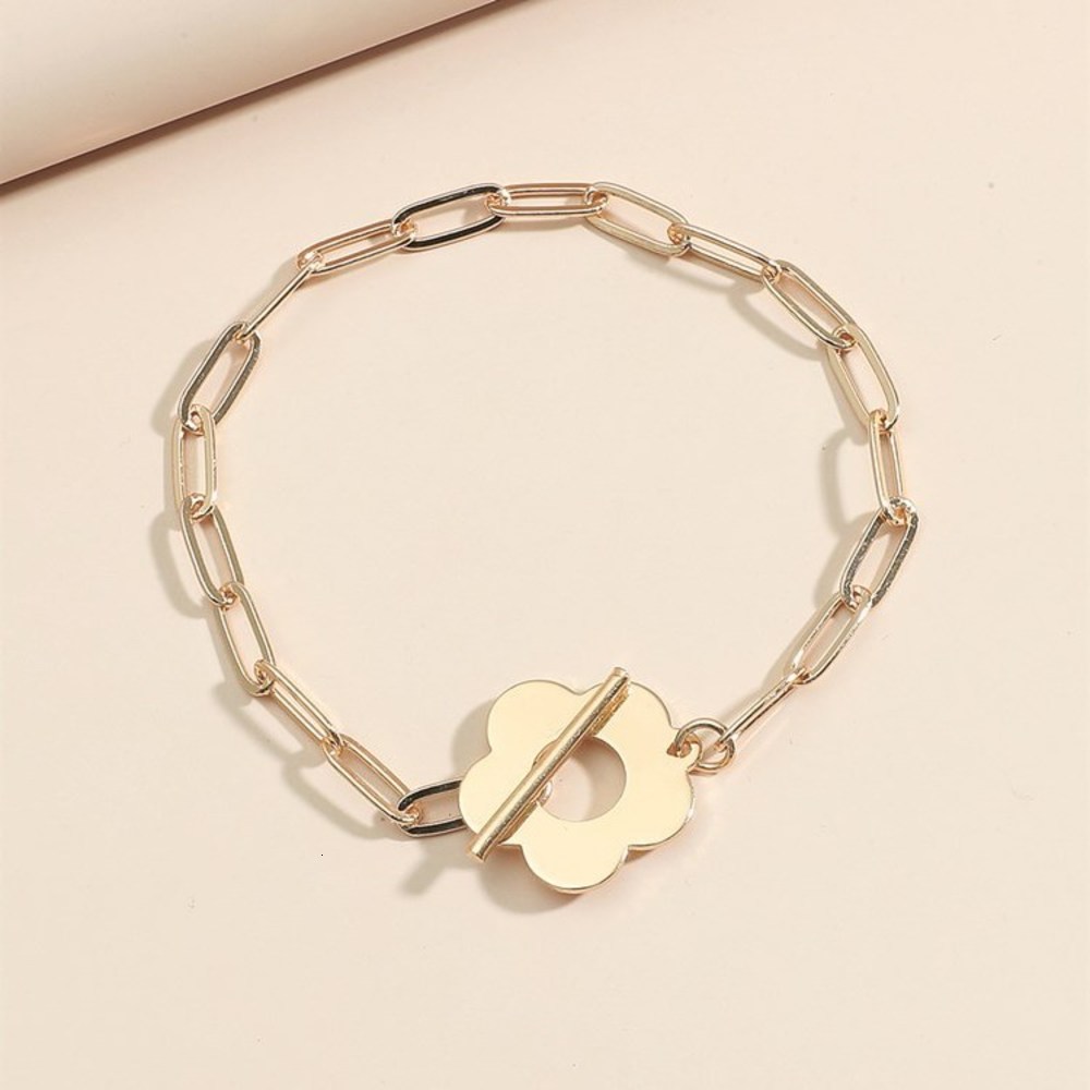 

Hand catenary Korean version simple light luxury cold wind niche design plum blossom pin ring buckle net red lady's Bracelet, Black