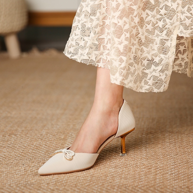 

chic Sandals 175-16 Korean version side hollow pointed high heels women's middle shallow mouth diamond bow thin single shoes silk and AFKQ, 1# shoe box