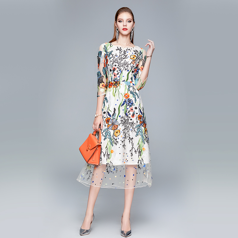 

Luxury Floral Embroidery Vintage Midi Dress Women 2021 Designer Short Sleeve Office Elegant Slim A-Line Dresses Summer Autumn Gorgeous O-Neck Party Cocktail Frock