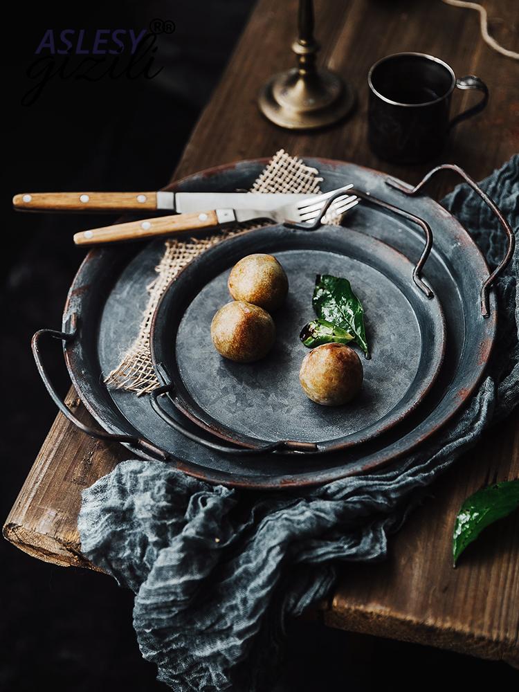 

Dishes & Plates Retro Metal Plate With Handles Handcrafted Round Wrought Vintage Storage Bread Tray Home Decoration European Garden Po Props