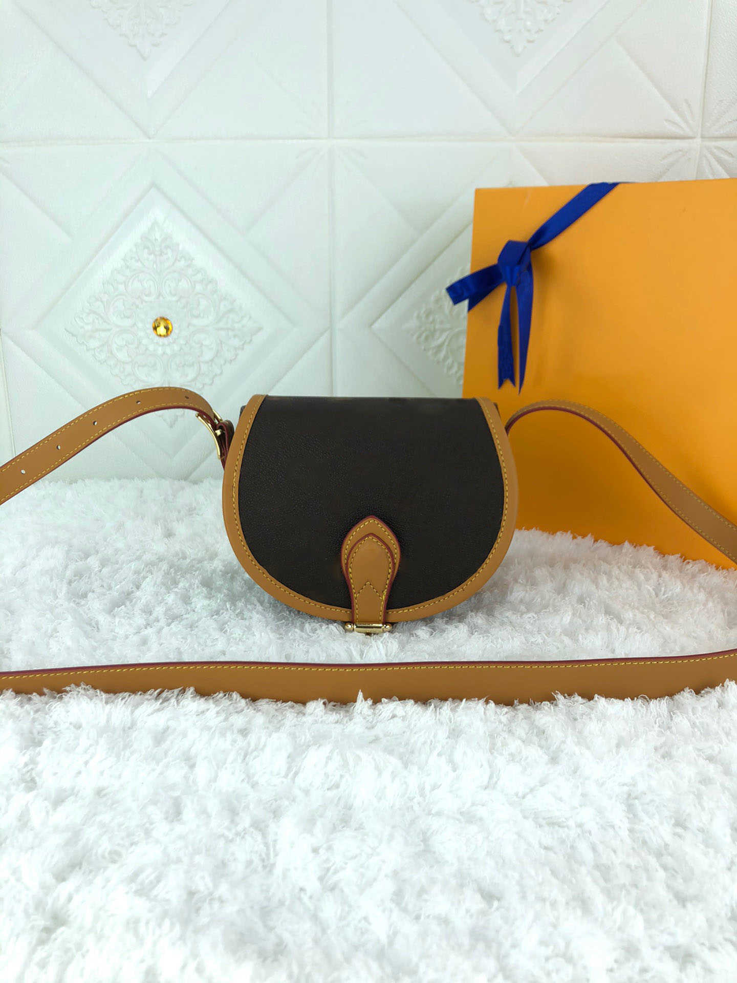 

CLASSIC FLOWER 2021 Luxury fashion clamshell bag small handbag lady famous brand designer messenger ba g shoulder bags leather chain ladys handbags, Brown