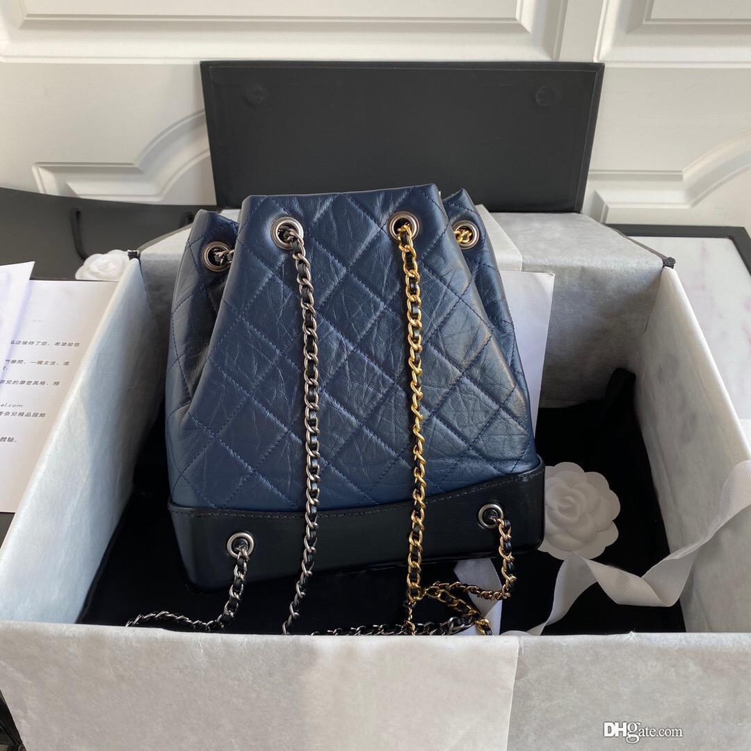 Sac de godets de mode classique Marque Designs de luxe Petits épaules de vent doux épaules Sac à main femelle avec chaîne en or Femmes Femmes Pur
