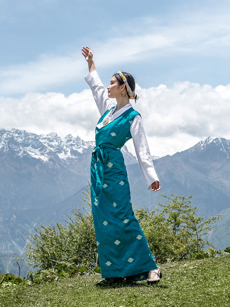 

Women Asian Ethnic Clothes tibetan Traditional robe Ladies Dance stage wear embroidered vintage Costume oriental long Dress
