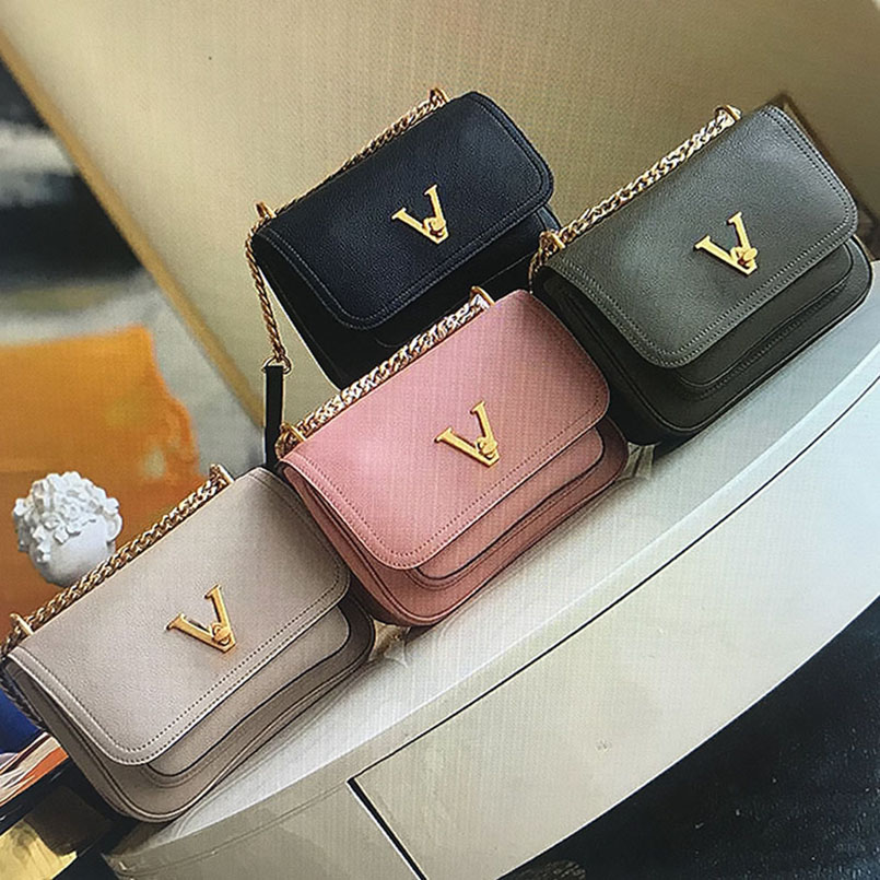 

M57073 women handbags shoulder bags leather LOCKME CHAIN luxurys designers classic style V lock flap fashion ladies crossbody bag