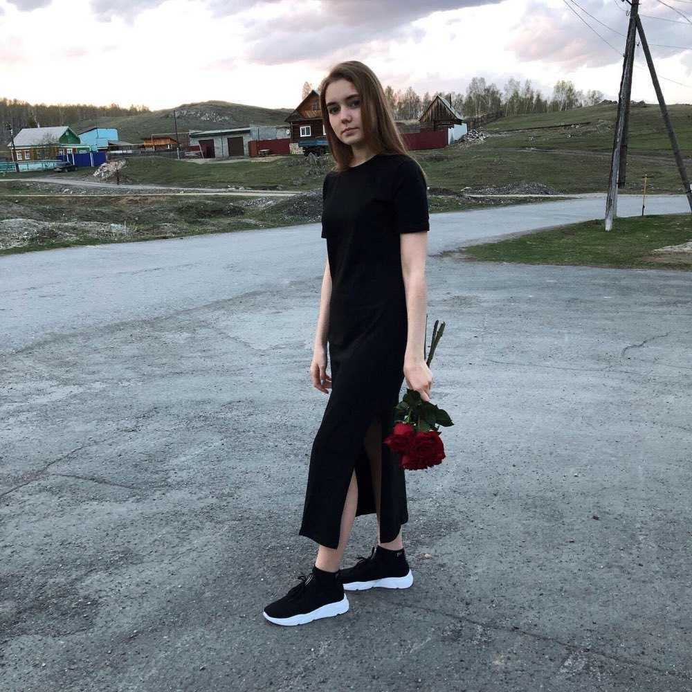 

VANOVICH Summer Casual Long Dress Fashion Black Sold Color Short Sleeved Female Straight 210615