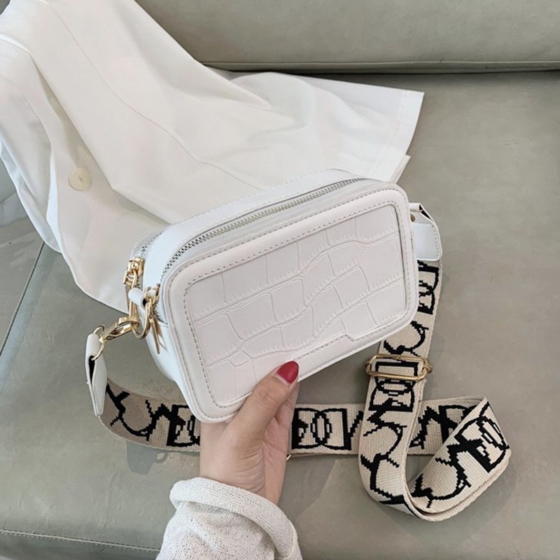 

Letter Print Wide Strap Crossbody Bag Women Crocodile Pattern Pu Leather Lady Shoulder Messenger Bag Mini Flap Square Female Bag, Khaki