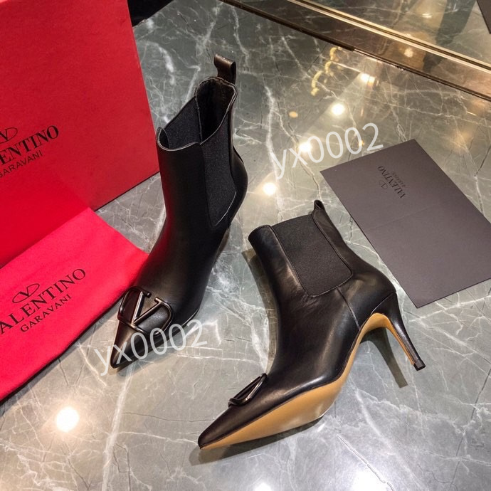 

2022 latest womens designer boots Martin Desert v boo ts s Flamingo Love Arrow Medal 100% leather thick winter shoes high heel size 35-41, 01