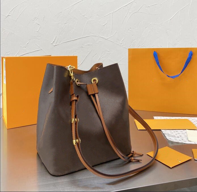

2021 Hot luxury Famous Designer handbags Women Top Quality Bag Fashion Bucket Shoulder Cross Body Clutch Plain Leather String totes Casual Perfect Drawstring Purse, Brown