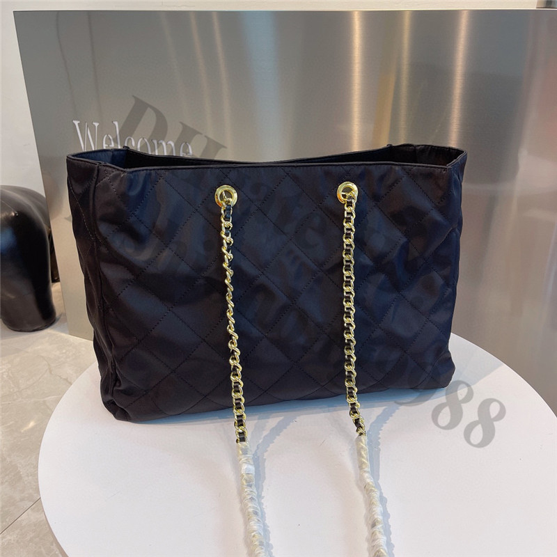 

Fashion Brand Thread Black Big Totes Chains Hand Bags Luxurious Travel Size Large Capacity Handbags For Mother One Side Shoulder Crossbody Bag Luxury Designer, Make up the difference