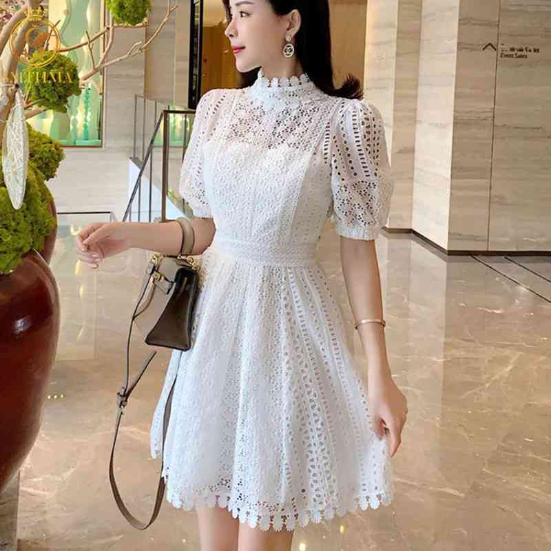 

Fashion Bohemian Vacation Dress Women's Sexy Backless Lantern Sleeve Lace Hollow Out Elegant Embroidery Beach 210520, Picture color