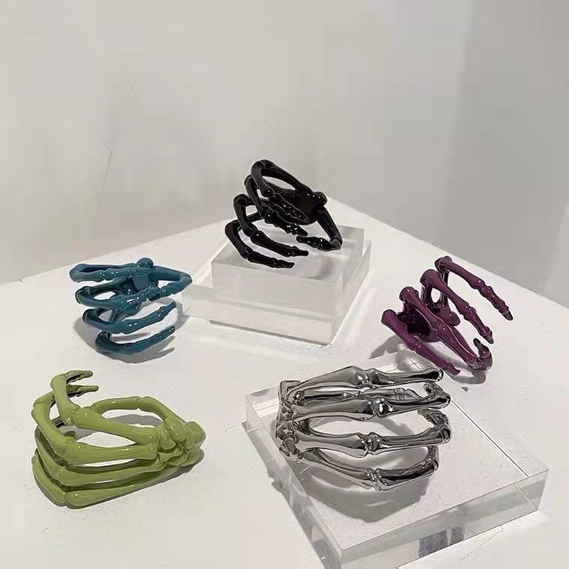 

Raf Simons Show the Same Skeleton Grab Color Contrast Minority Design Personalized Fashion Hip Hop Bracelet, Silver
