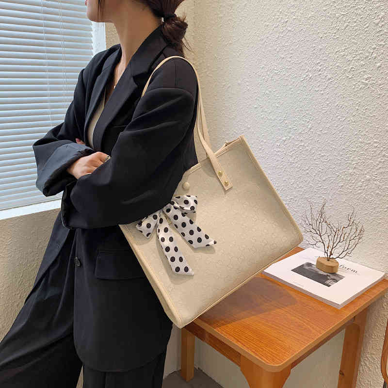 

Commuter Bag women new armpit tote bag shaped sling shoulder net red large capacity portable women's Purse, White