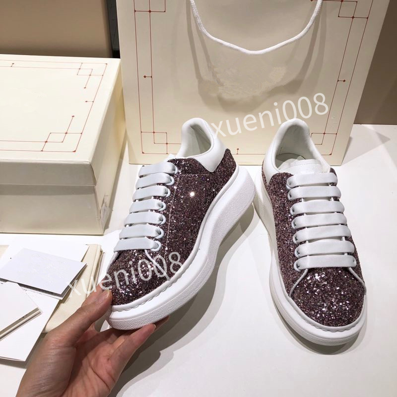 

Studded Spikes Casual Shoes Top Golden Shining Fashion Leather And Nail Red Men Ladies Flat Designer Soled Party Wedding xrx190627, Choose the color