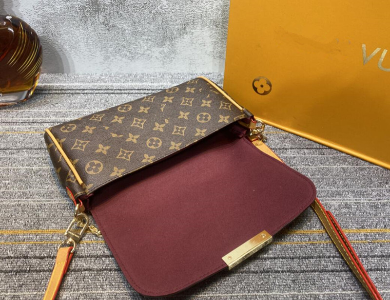 

Female Presbyopiabag chain flip shoulder bag LVLOUISVITTON VUTTON