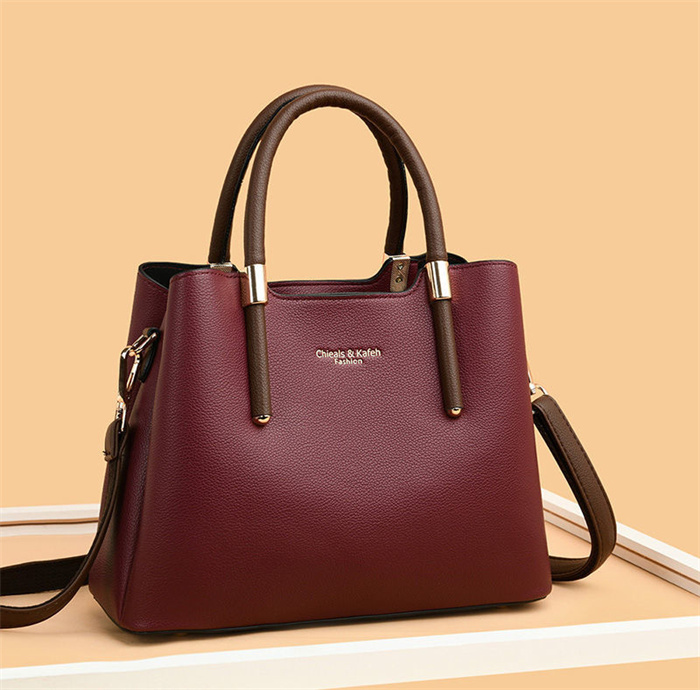 

designers duffel bags 45cm 55cm luxury large capacity travel sale women men genuine leather shoulder fashion bag carry rivets with lock head