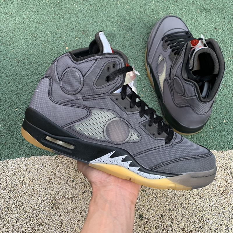 

Special Edition Jumpman 5 Black Muslin Basketball Shoes Women Mens Fashion Trainers Designer Sneakers With Box