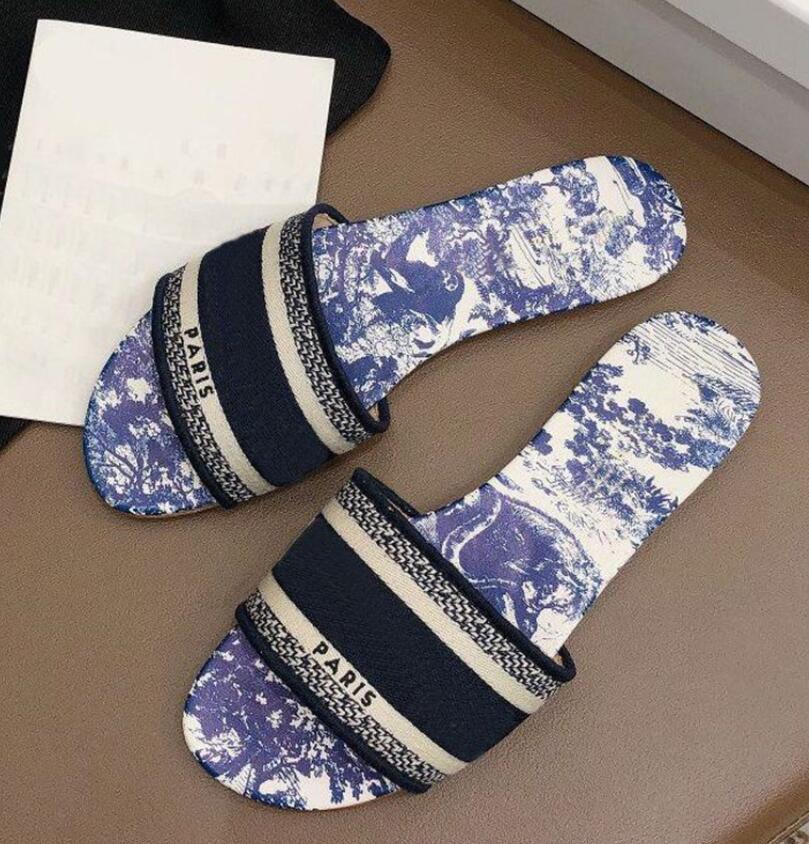 

Leather luxury Designer new Ladies Sandals Summer Flat Slipper fashion beach woman Big head Slipper Rainbow letters designer slippers, Color 10