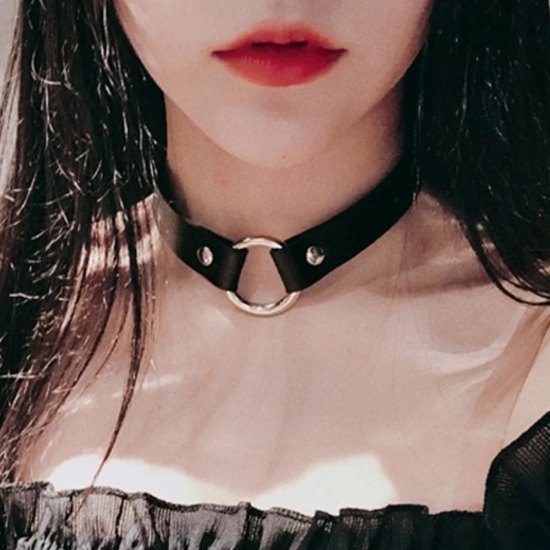 

Rock Women Men Gothic Punk Belt Choker Collar Necklace Circle Rivet PU Leather Chain Neck Statement Nightclub Jewelry Chocker