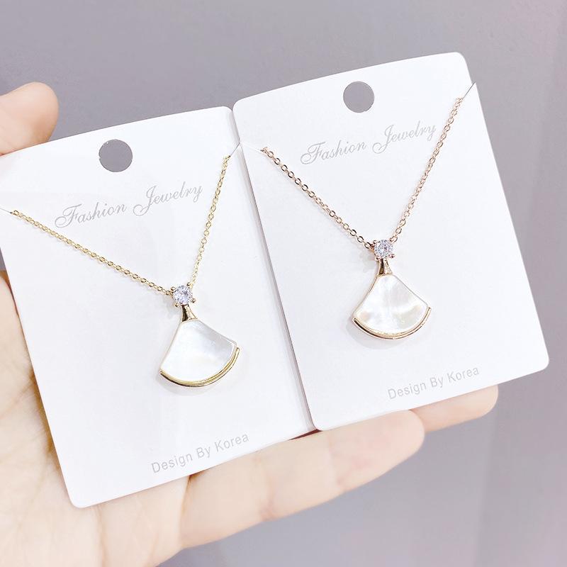 

Chains Fan-Shaped Small Skirt Necklace Female White Shell Clavicle Chain Pendant Jewelry Wholesale, Silver