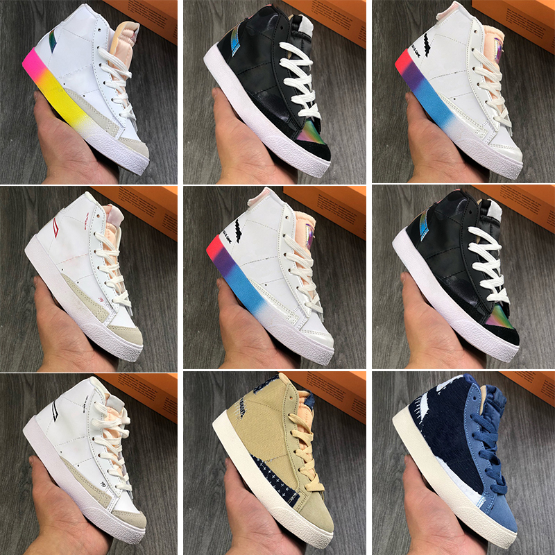 

Blazers Mid 77 SE kicks for kiddos Mid-top Design Little Kids Basketball Shoes Have a good Days All Hallows Eve Navy Infants sneaker, Black