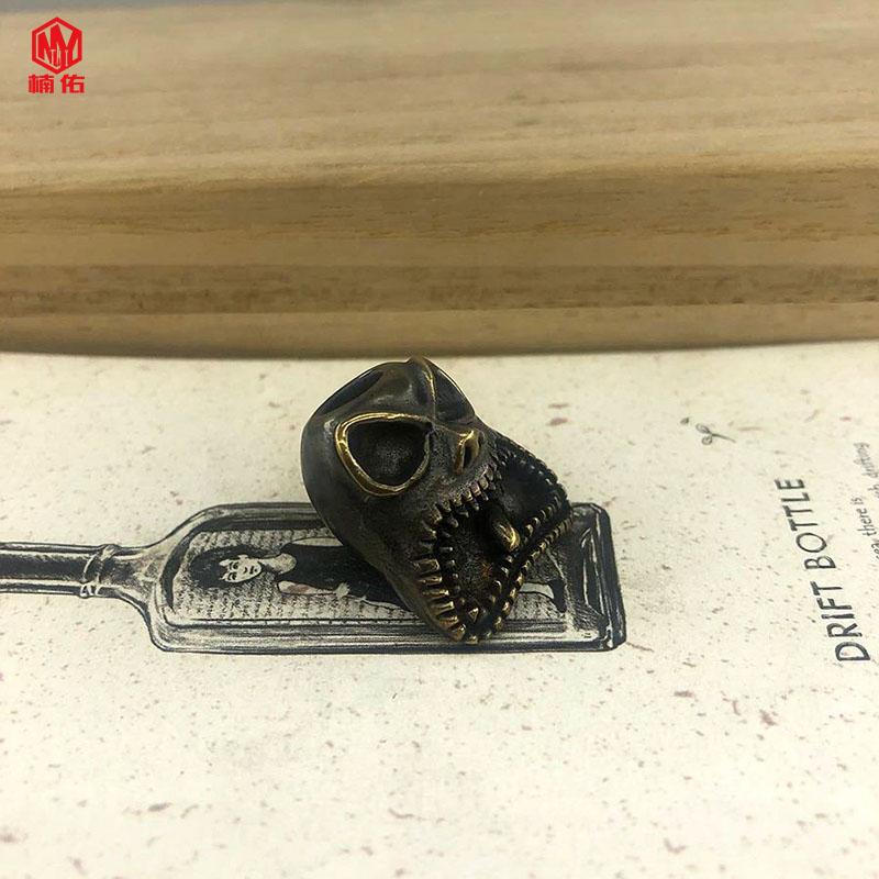

BrassKnife Bead Personality Ghost Paracord Finger Tiger Pendant Outdoor Tool Accessories Gadgets
