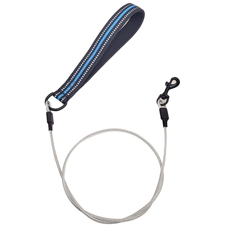

Anti-bite wire rope dogs leash medium large dog Samoye golden retriever dog walking ropes manufacturer integrated chain