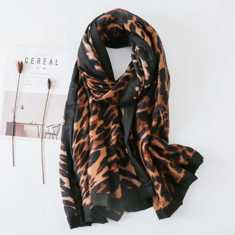 

Scarves 1pc Scarf Black Edge Fashion Printed Beach Travel Shawl Sun Block Leopard