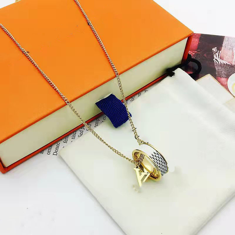 

Women Pendant Necklaces Classic Three Styles Womens Fashion Jewelry with Box