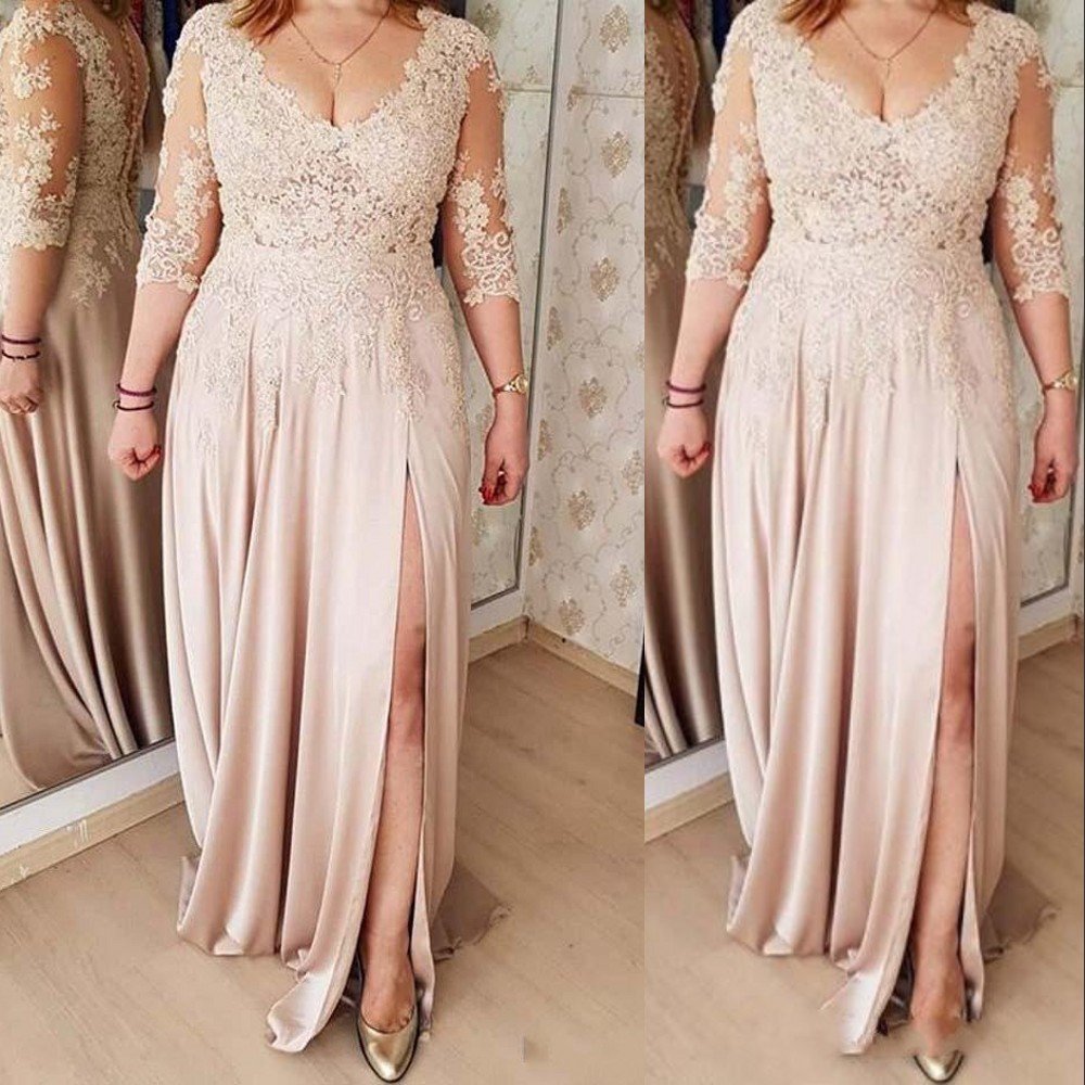 

2021 Vintage Champagne Mother Of The Bride Dresses V Neck Evening Dress Three Quarter Sleeves Lace Appliques Illusion Chiffon Side Split Plus Size Prom Party Gowns