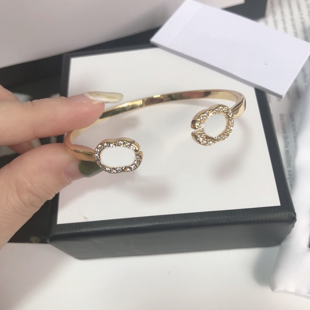 

Letter Designer Bracelet Bangle Retro Fashion Product Woman Bracelets Gold Plated Brass Charm Jewelry Supply