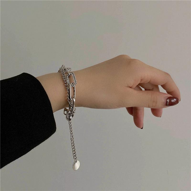 

Bangle AOMU Simple Silver Color Titanium Steel Double Hollow Lock Chain Sweet Romantic Irregular Geometric Thin Bracelet For Women