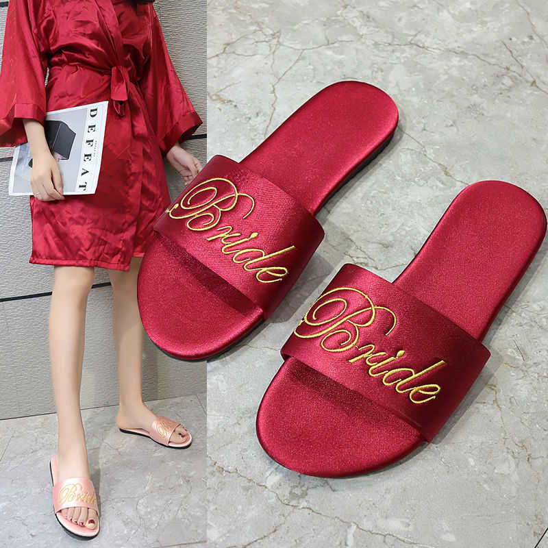 

2021 Women Indoor Slippers Red Wedding Slippers Summer Bridal Bridesmaid Sandal Women Outdoor Satin Slippers Zapatos De Mujer H0827