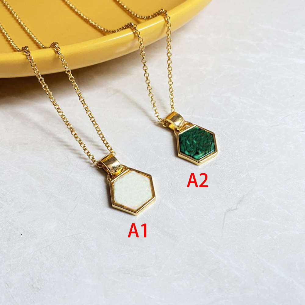 

fashion Pendant Necklaces Girls women charm jewelry Ear Stud earrings Bracelet locket necklace Highly Quality chains Party Wedding Engagement Anniversary Gift