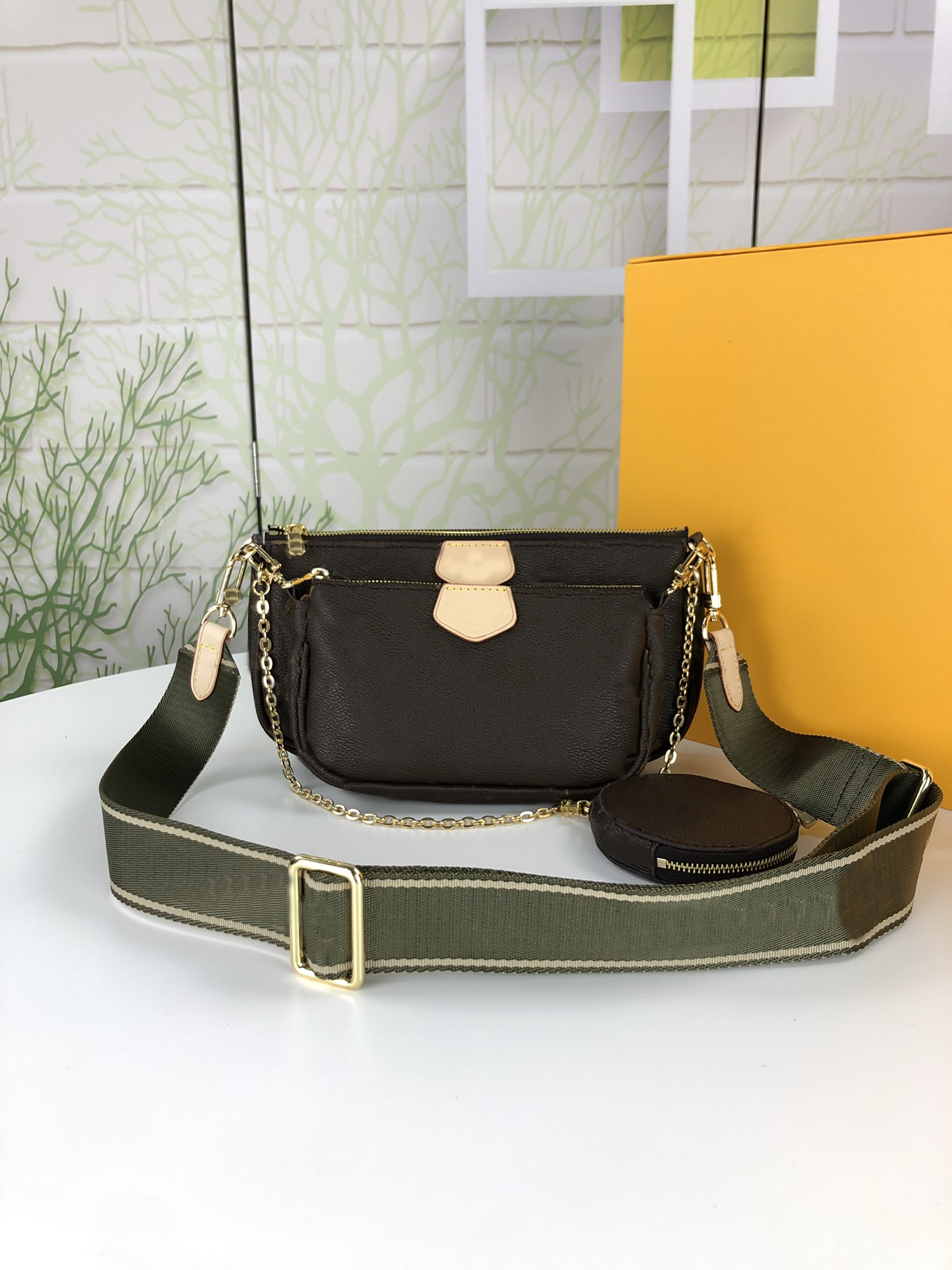 

Designers Handbag Luxurys Bag handbags High Quality Ladies Chain Shoulder Patent Leather Diamond Evening Bags Cross body Totes M44823, Brown printing # green shoulder strap