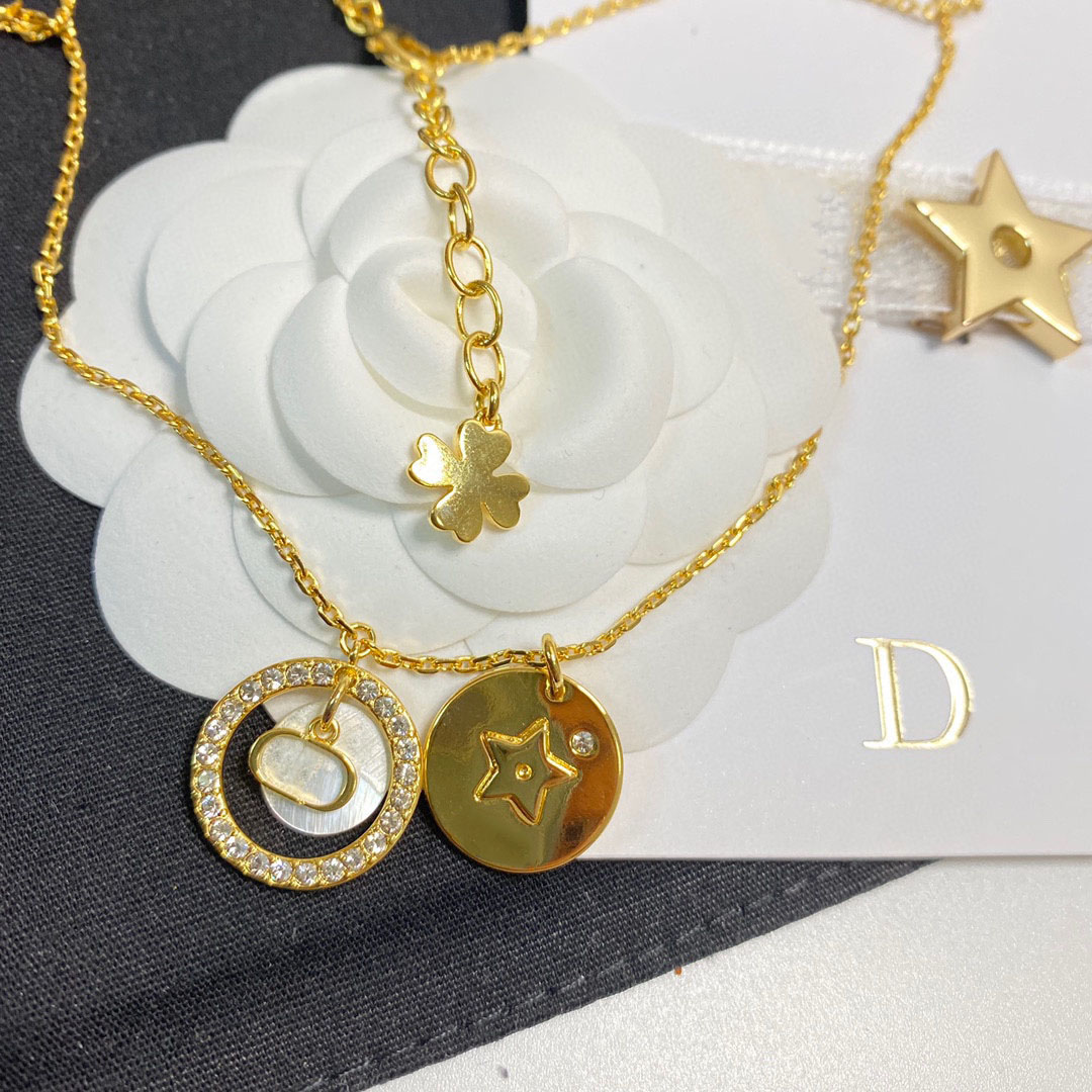 

Designer Necklace luxurys fashion jewelry charm exquisite lovers birthday gift party leisure high quality, Silver
