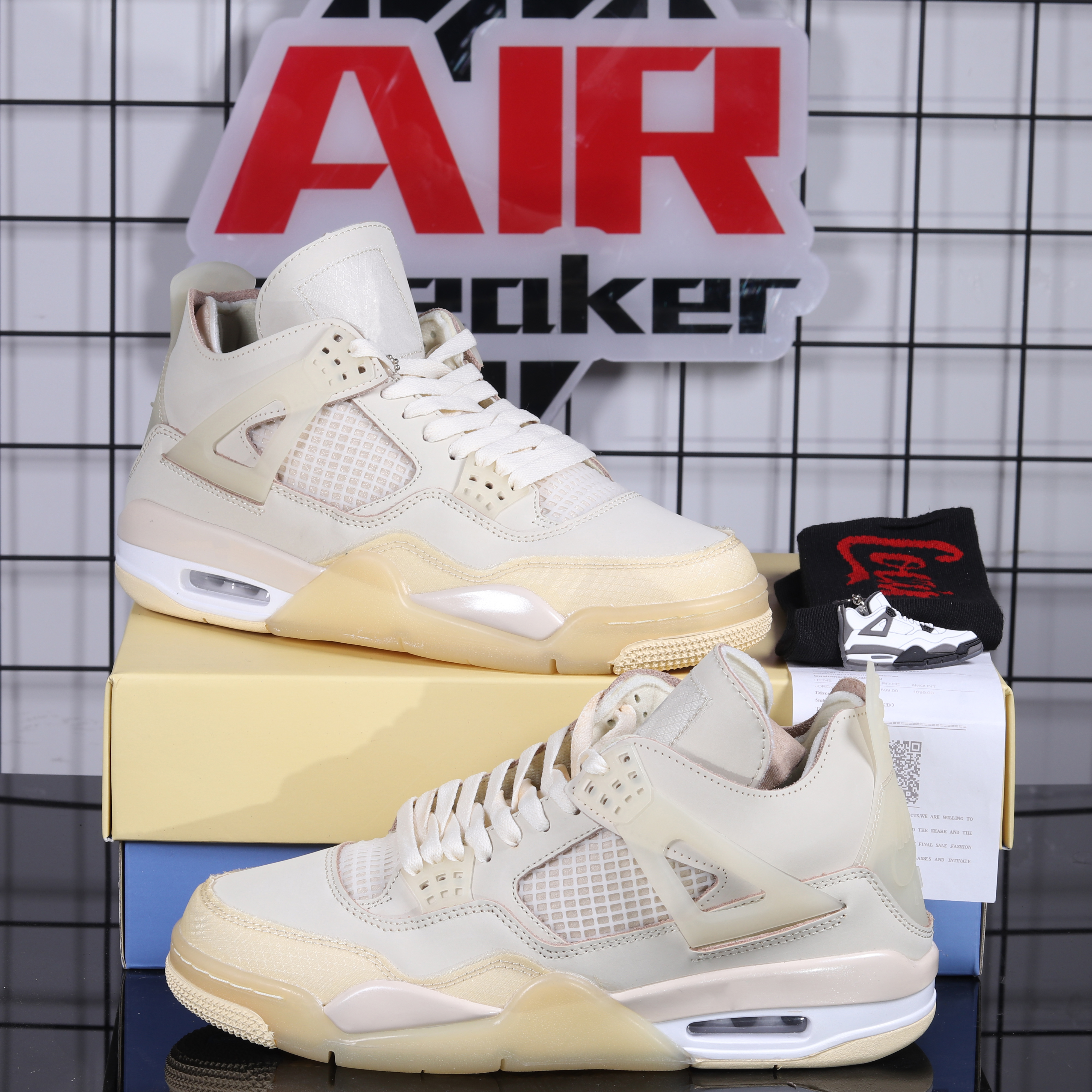 

Retro basketball shoes 4 for men Jubilee 25th Anniversary 11S black 5 fire red silver tongue 11 space jam low white bred sneaker trainer, Gift