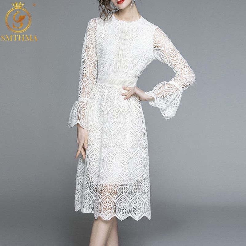 

Autumn Fashion Runway Sexy Lace Long Dress Women's Flare Sleeve Elegant O-Neck Hollow Out Vestido Da Festa 210520, Photo color