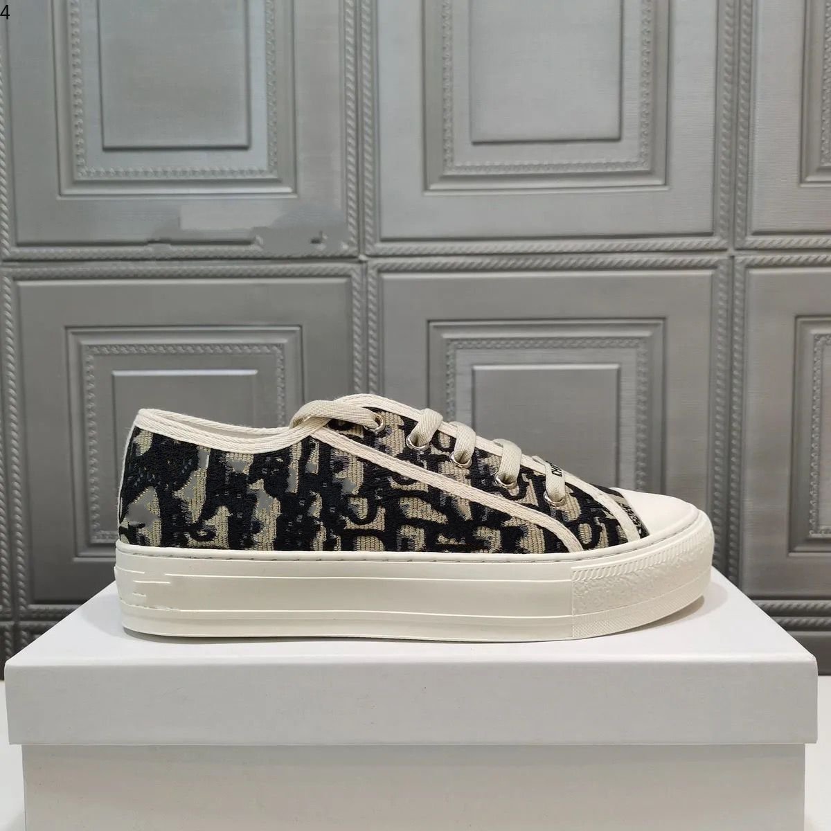 

Fashion lace-up luxury designer women's flat platform white low-top shoe sizes 35-40 retro mjkkk001