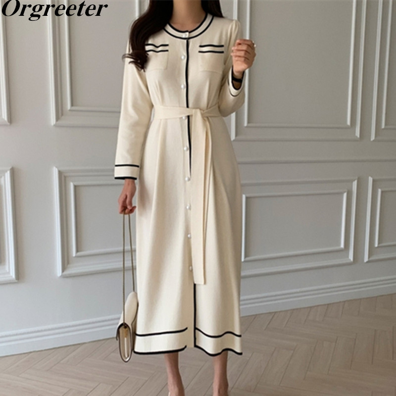 

Korean Temperament Hit color Knitted Long Dress O-neck Long-sleeved Pearl buckle Sashes Lace-up waist Knit Women 210525, Picture color 1