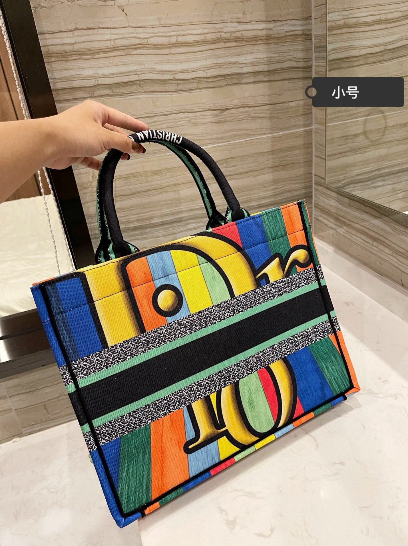 

The Designers 2021 Soft Leather Women Handbag Capacity Tote Bags Fashion Makeup Luxurys Brang Logo Bag -D1348, Red;black